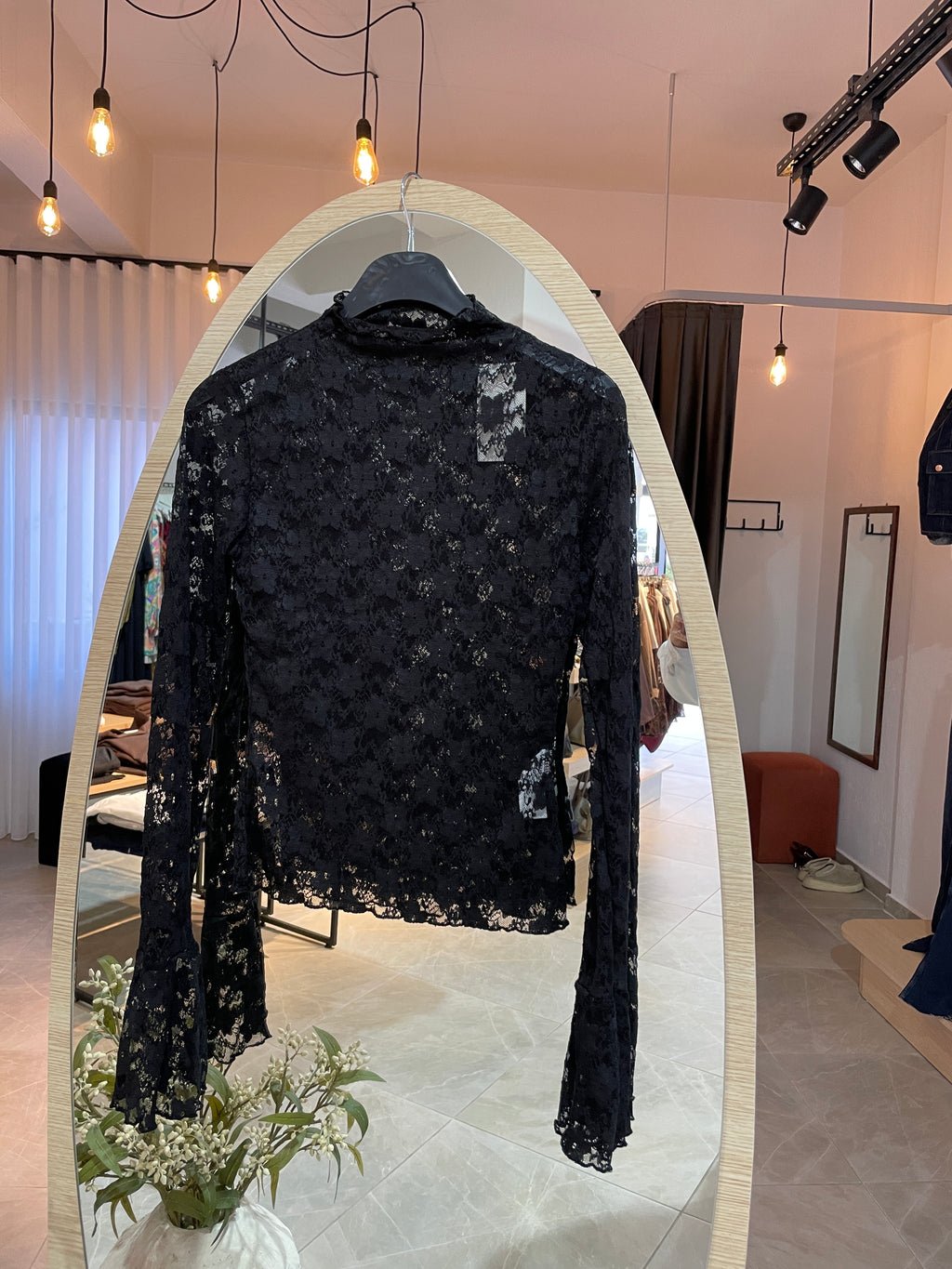 Dantelli Transparan Üst