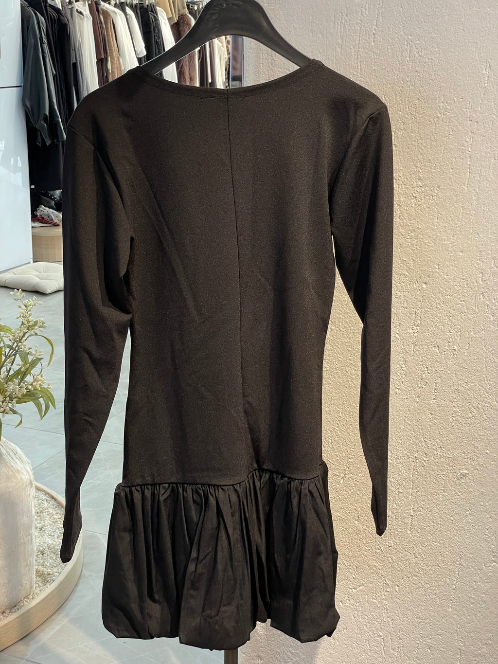 Siyah Uzun Kollu Balon Etek Şık Elbise