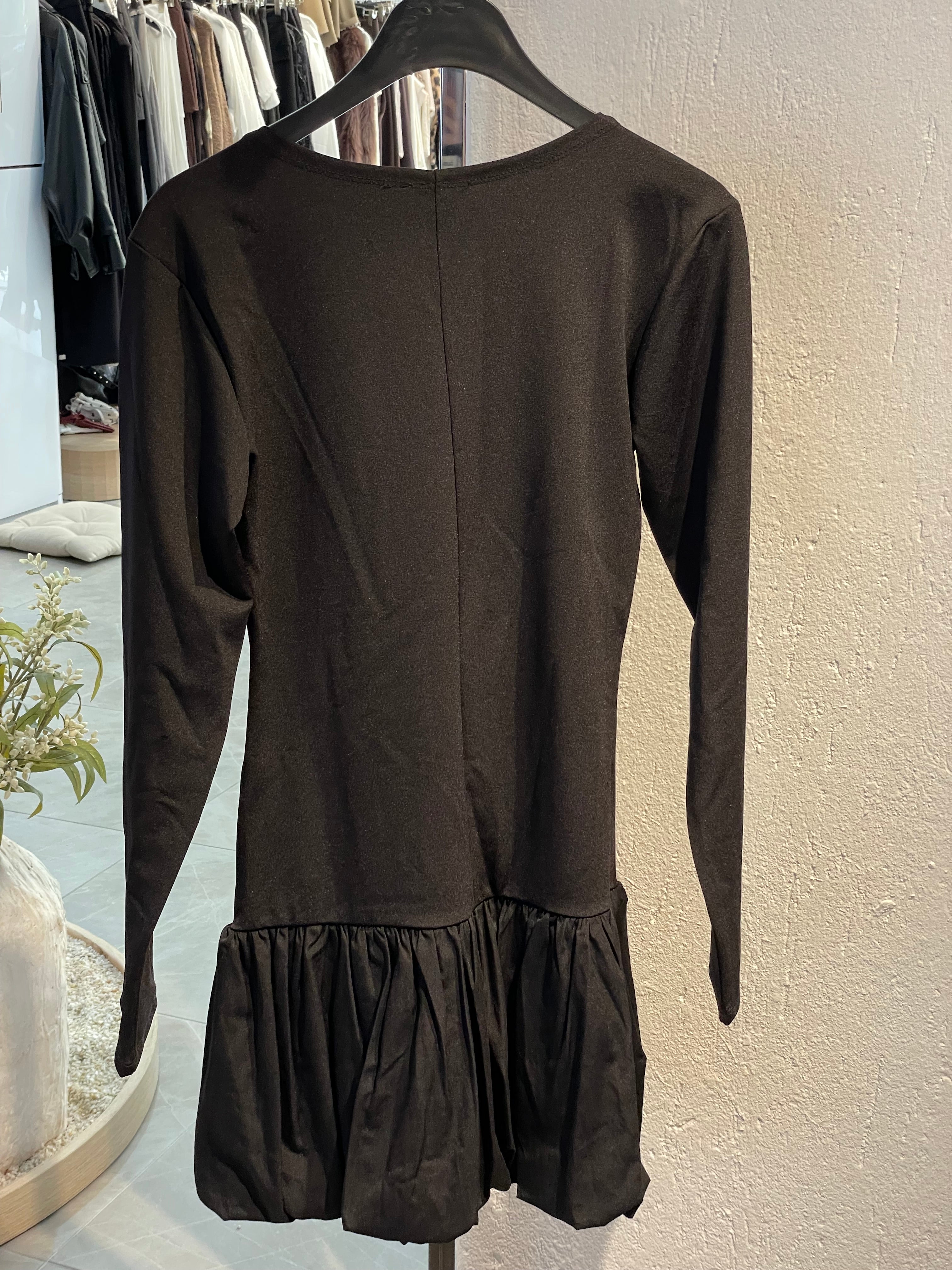 Siyah Uzun Kollu Balon Etek Şık Elbise