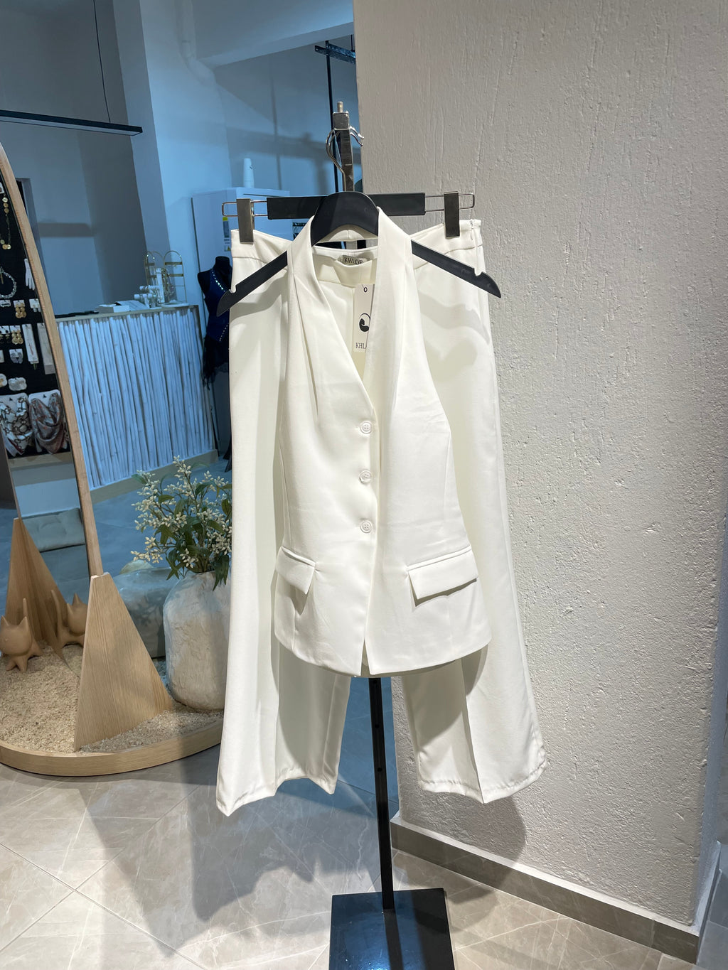 Ekru Sırtı Açık Yelekli Alt-Üst Takım