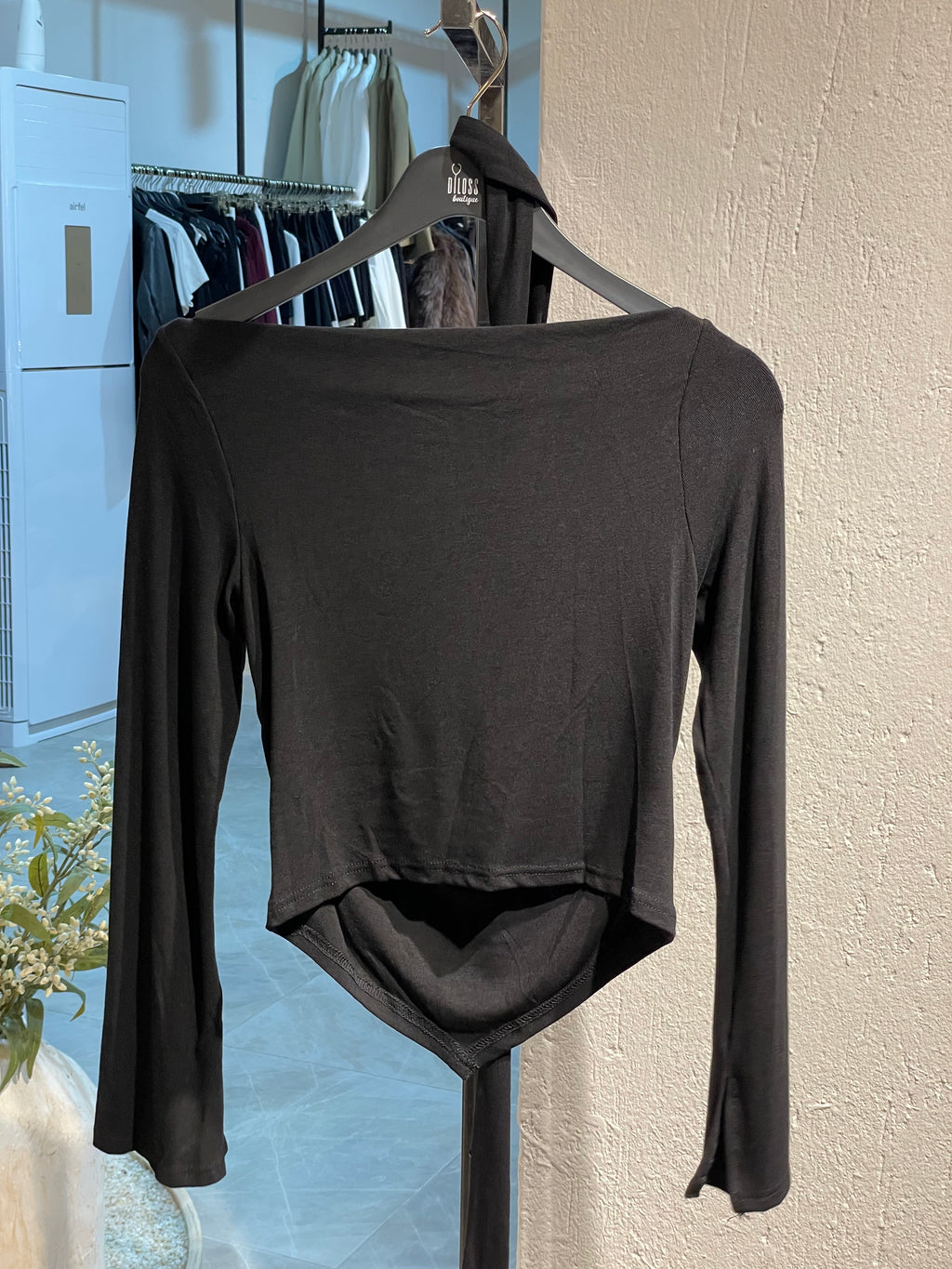 Boyundan bağlamalı drapeli üst