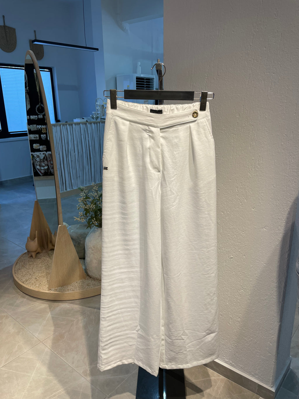 Keten Gold Düğmeli Beyaz Pantolon