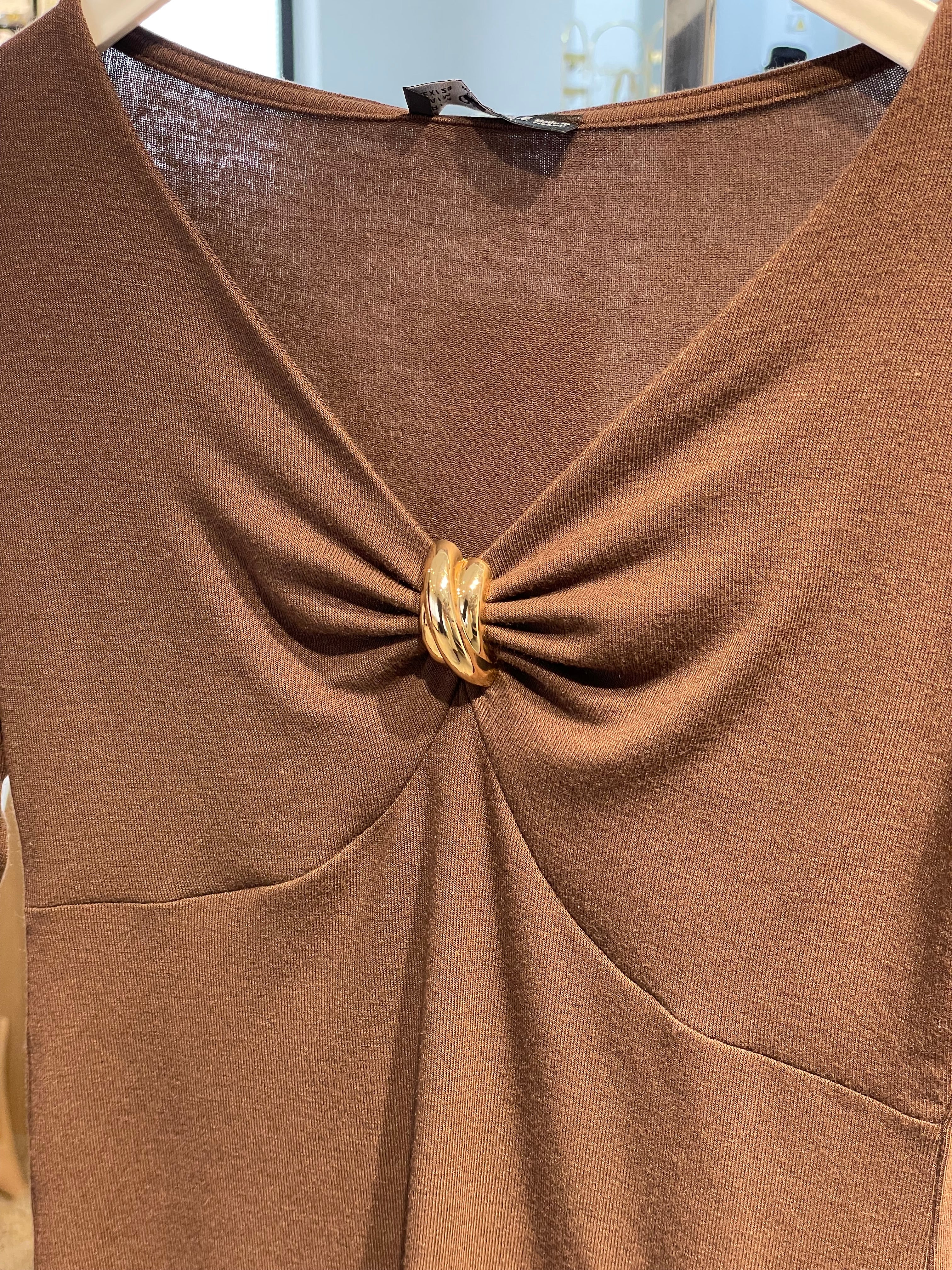 Yakası Tokalı Bluz