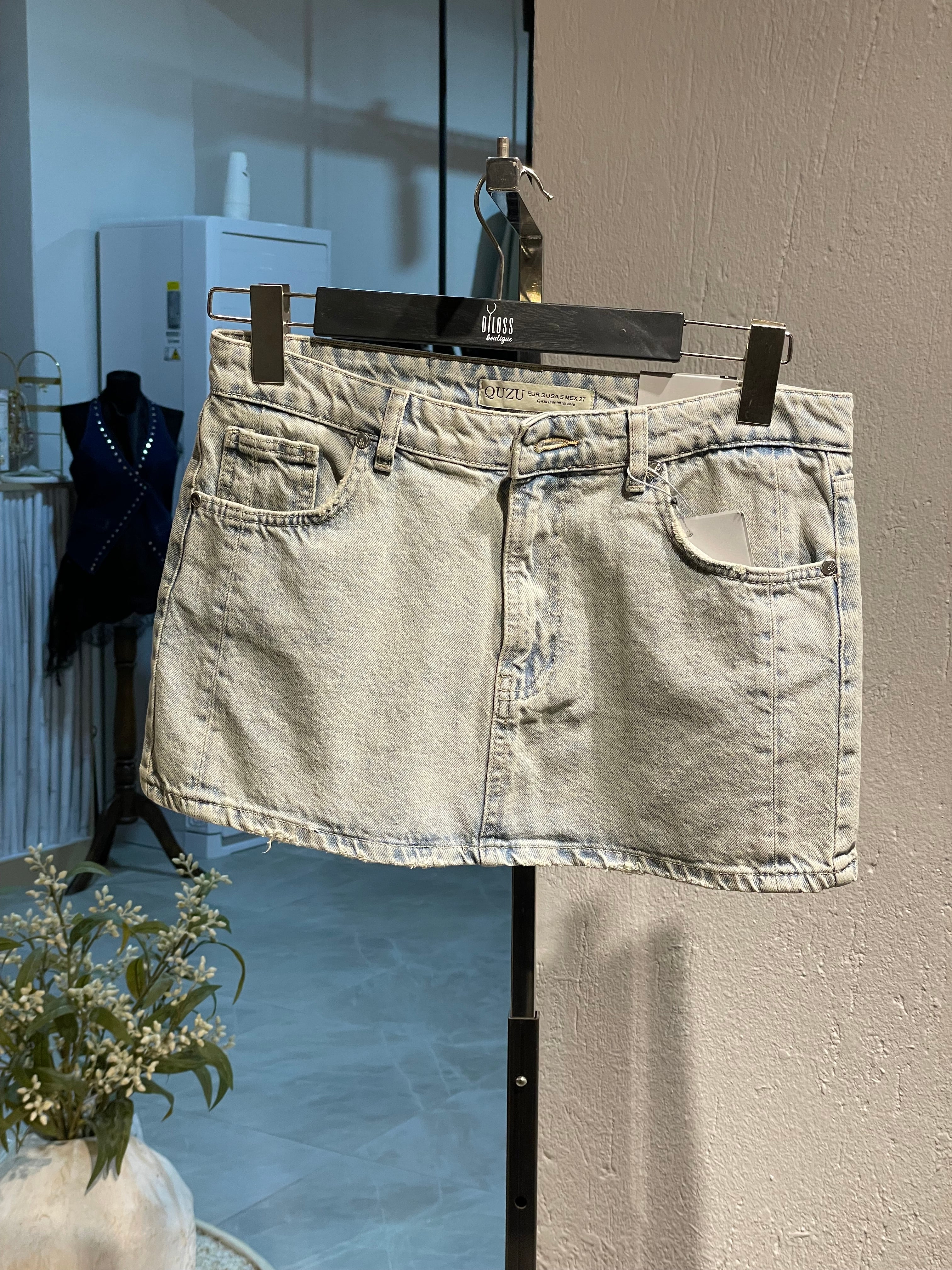 Kısa Buz Mavisi Etek