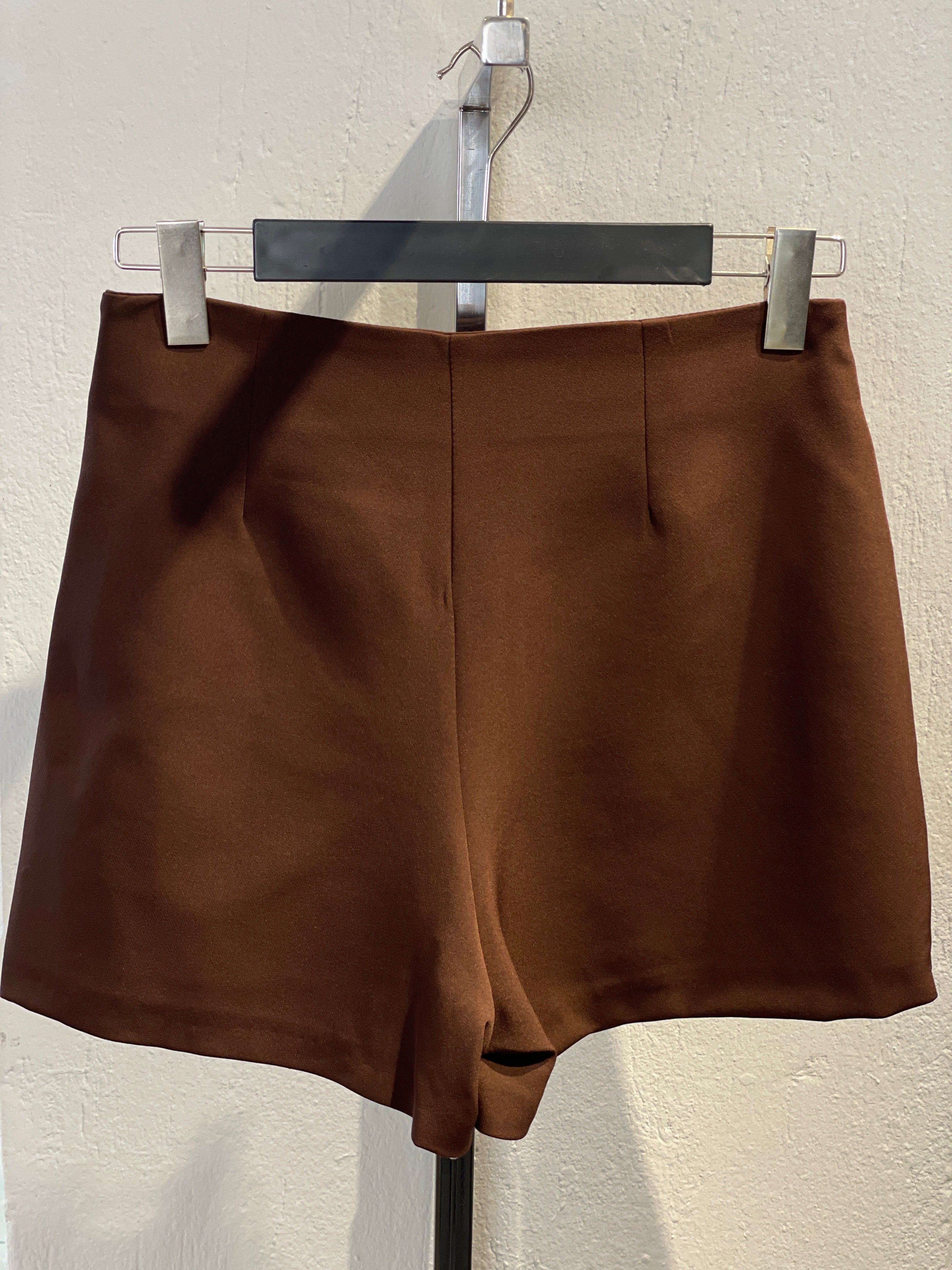 Zincir Detaylı Şort Etek