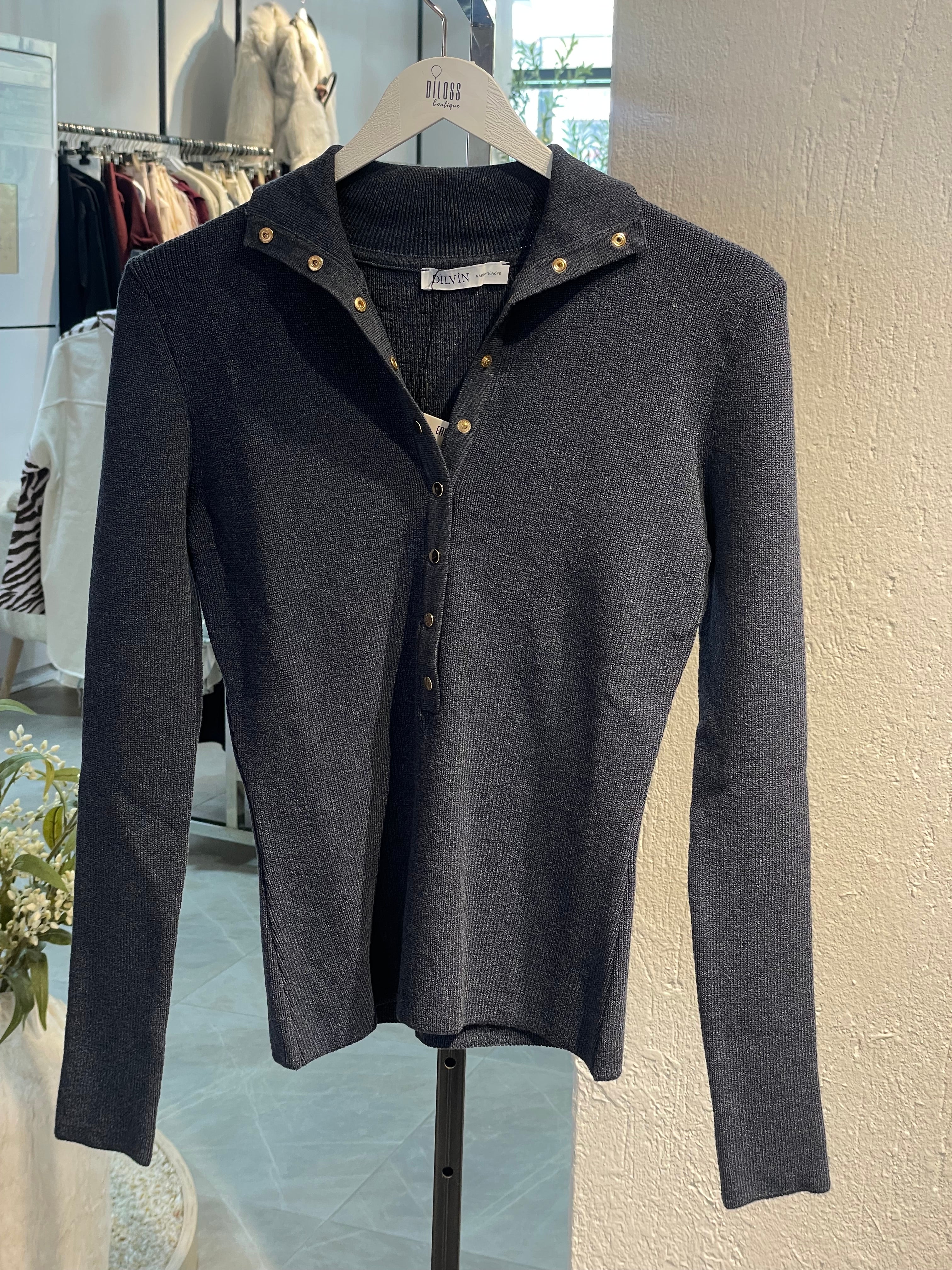 Dlvn Dik Yaka Çıtçıtlı Triko Kazak