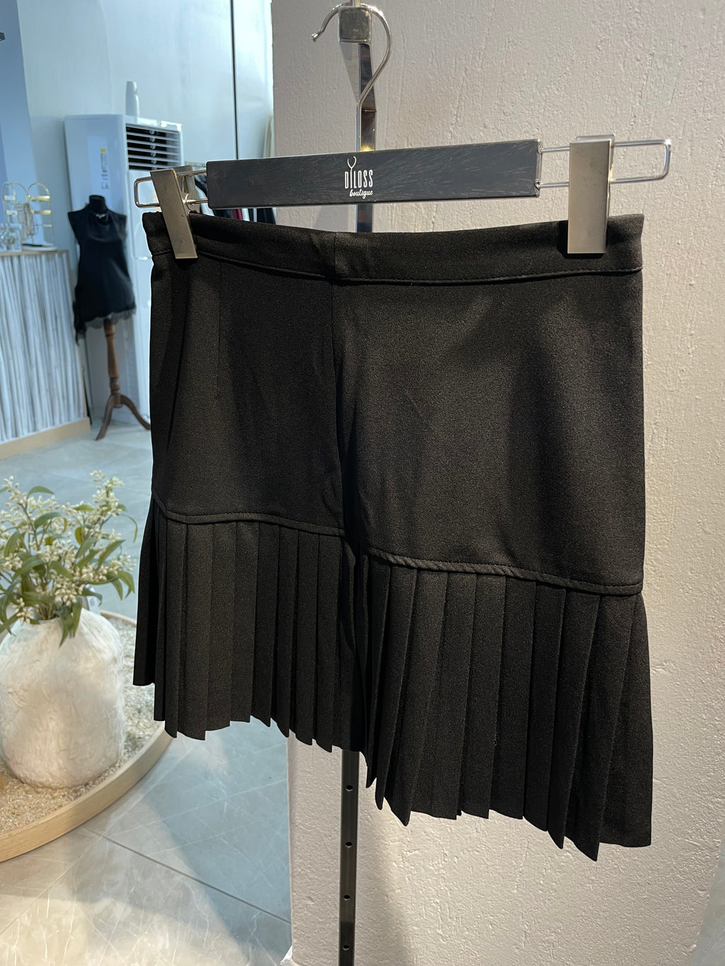 Siyah Düz pileli etek