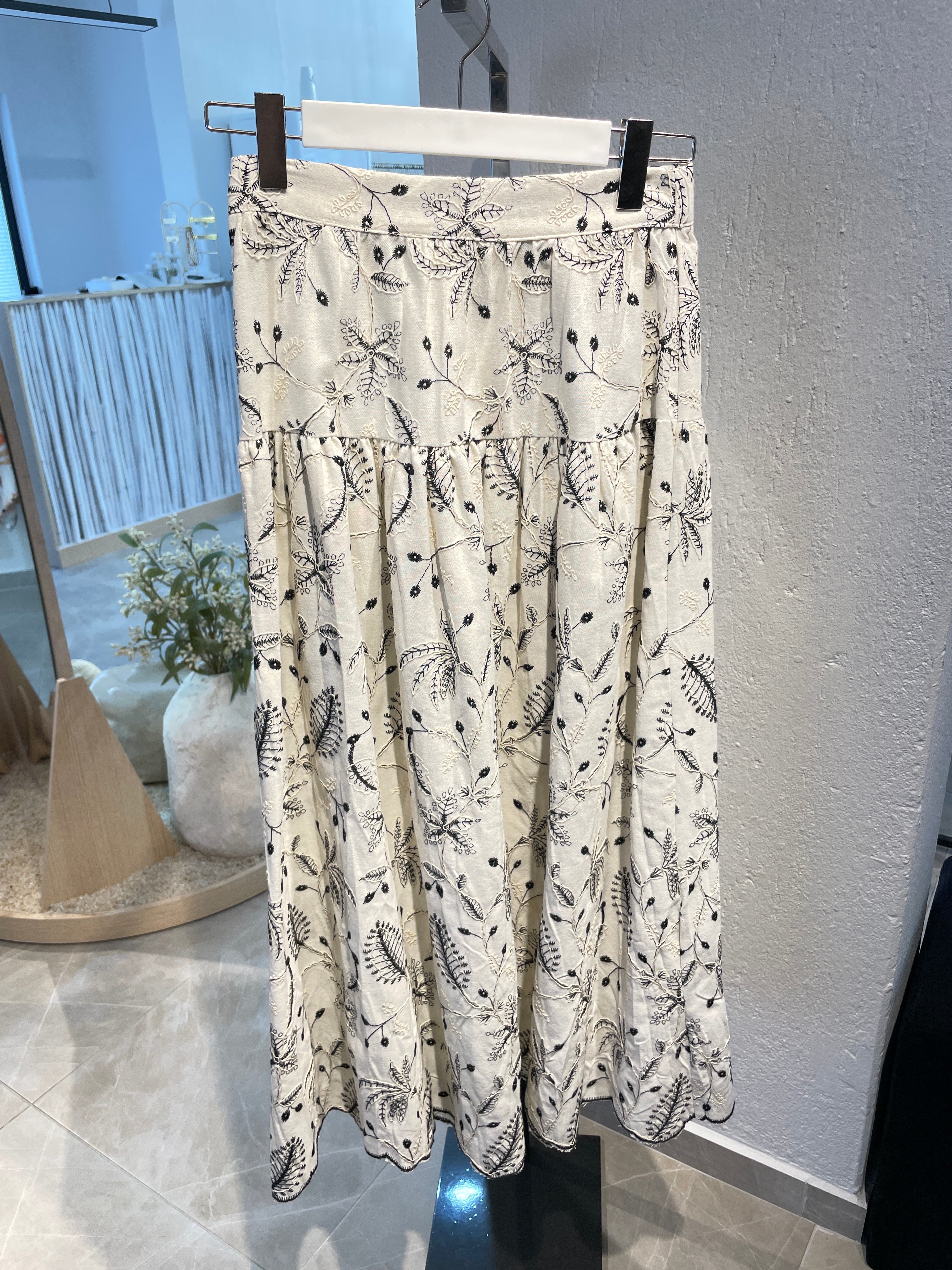 Çiçek Desenli Dokuma Uzun Etek