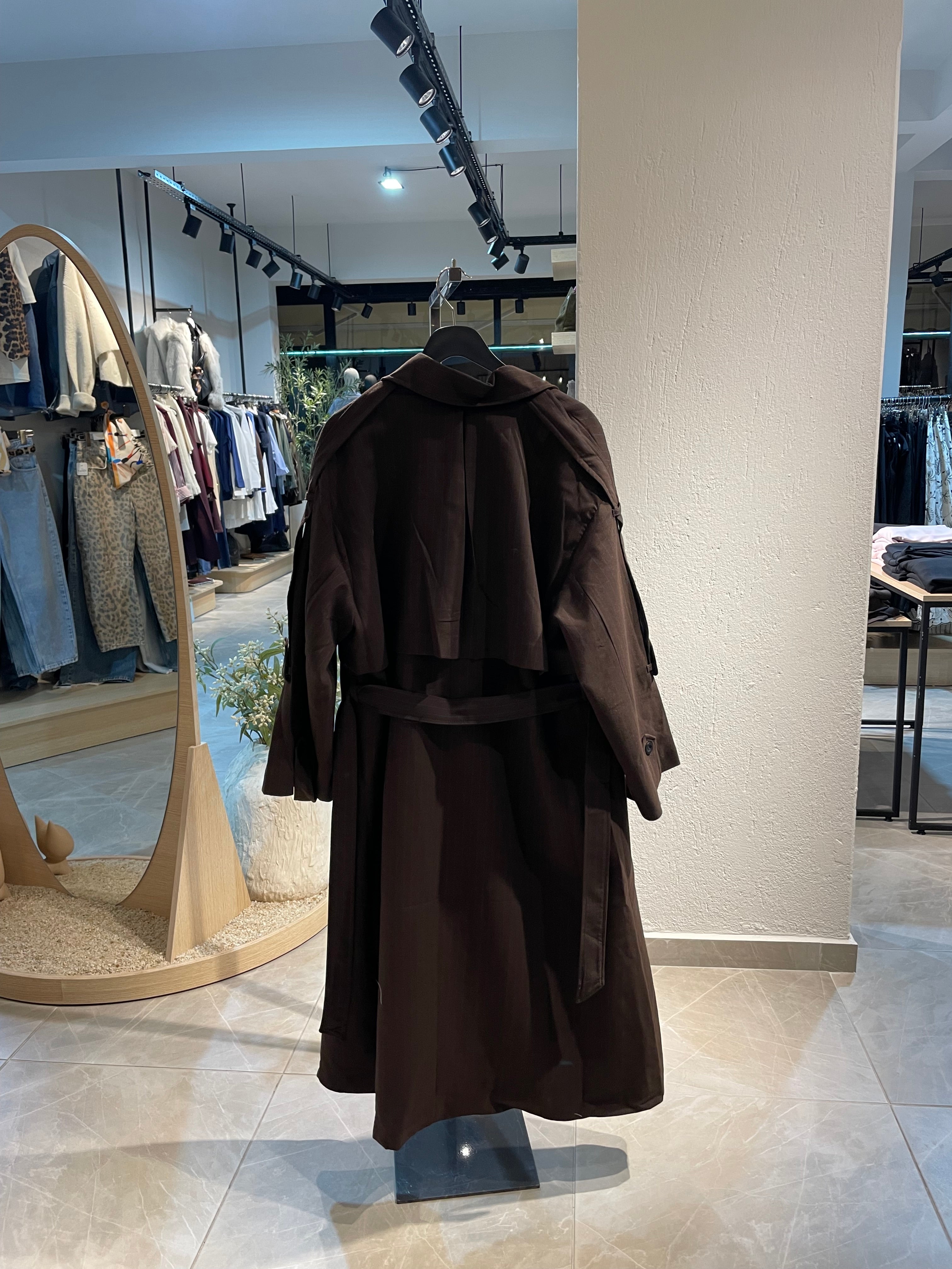 Kahverengi Mavi Çizgi Detay Uzun Trençkot