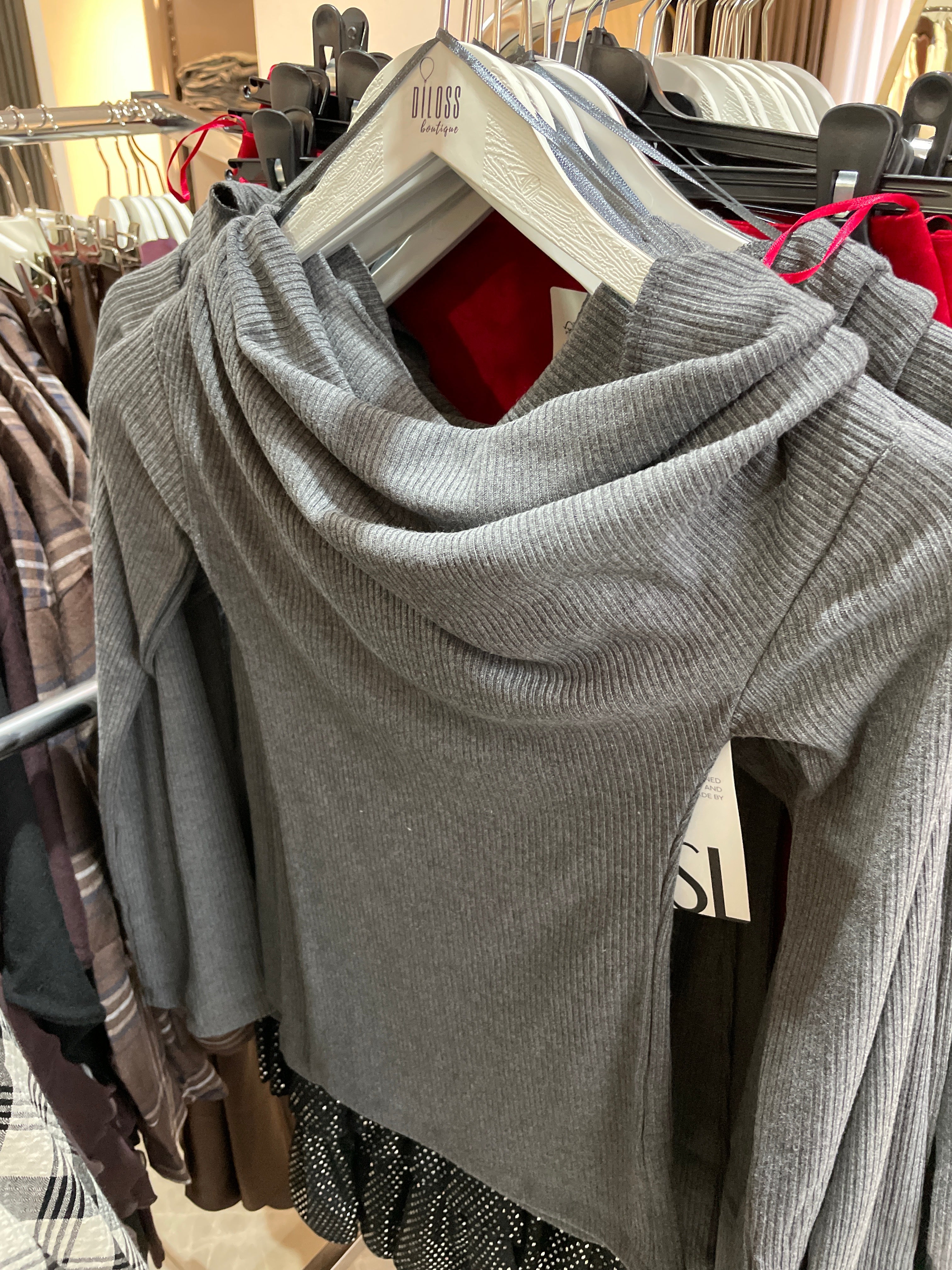 Gri Omuz Büzgülü Üst