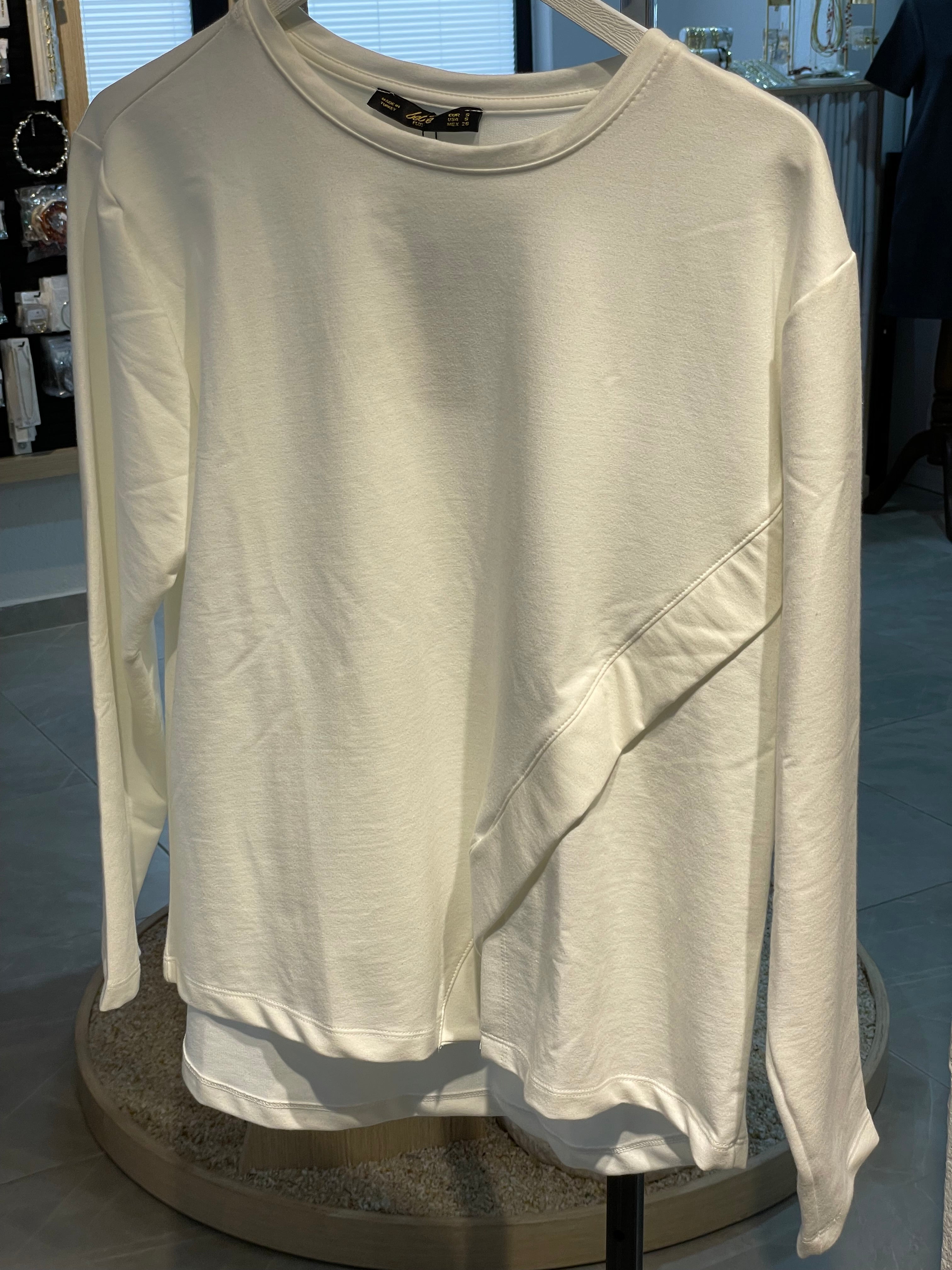 Uzun Kollu Yumuşak Ön Detaylı Üst