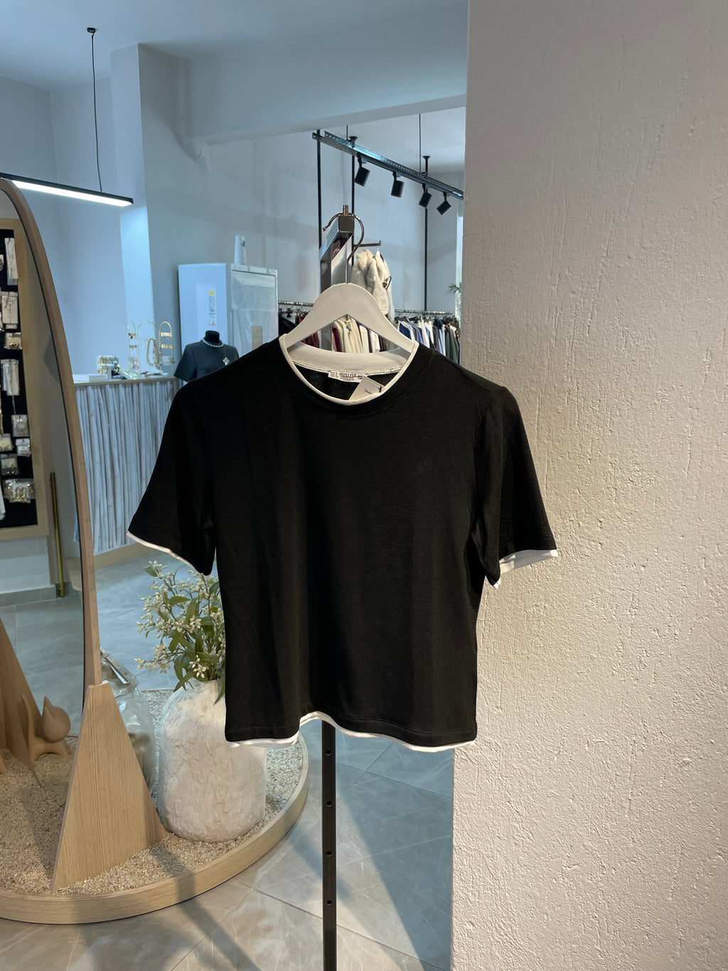 İki Renkli Kısa Kol T-Shirt