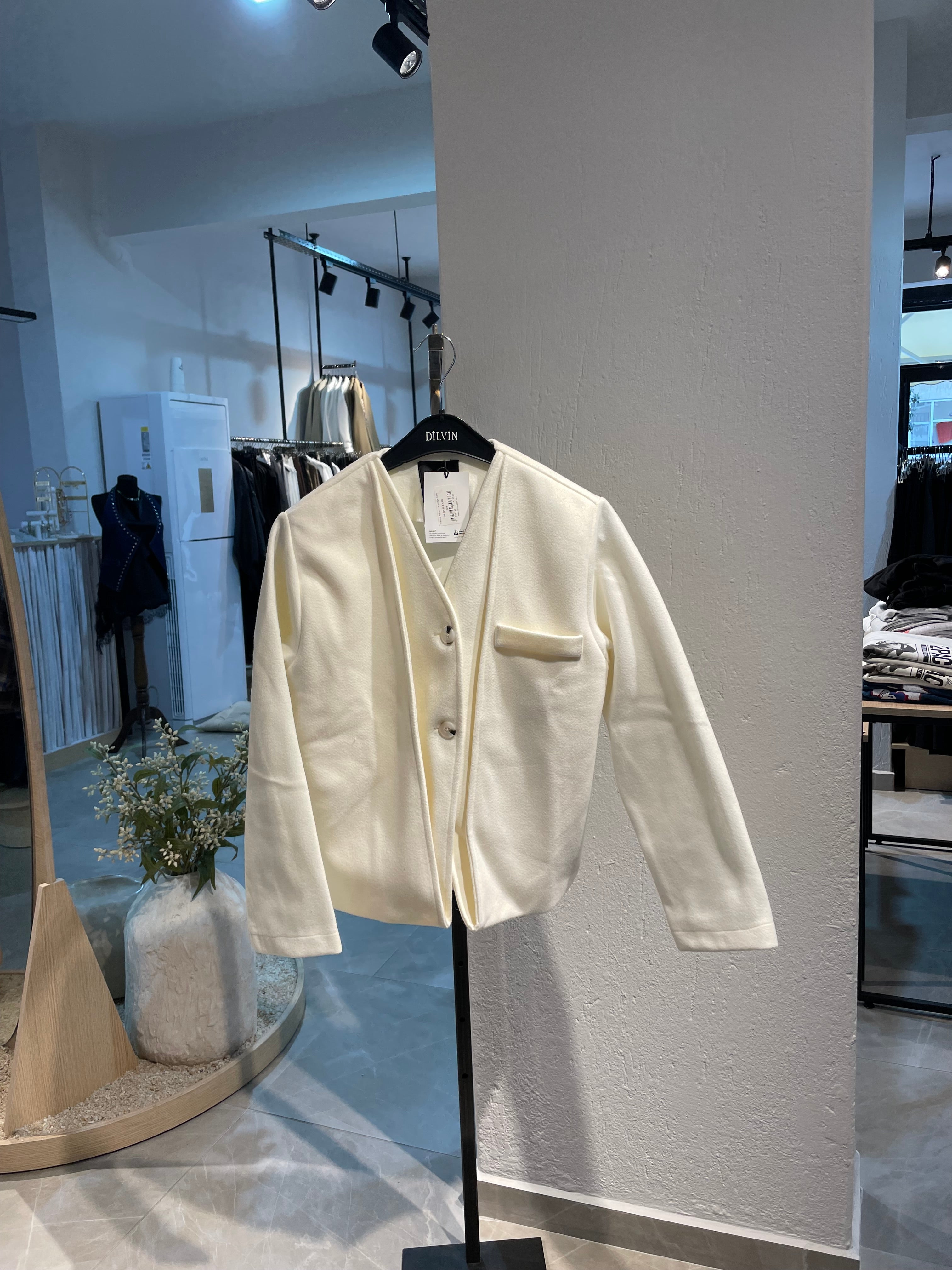 Trocape Yakasız Ekru Kaşe Ceket