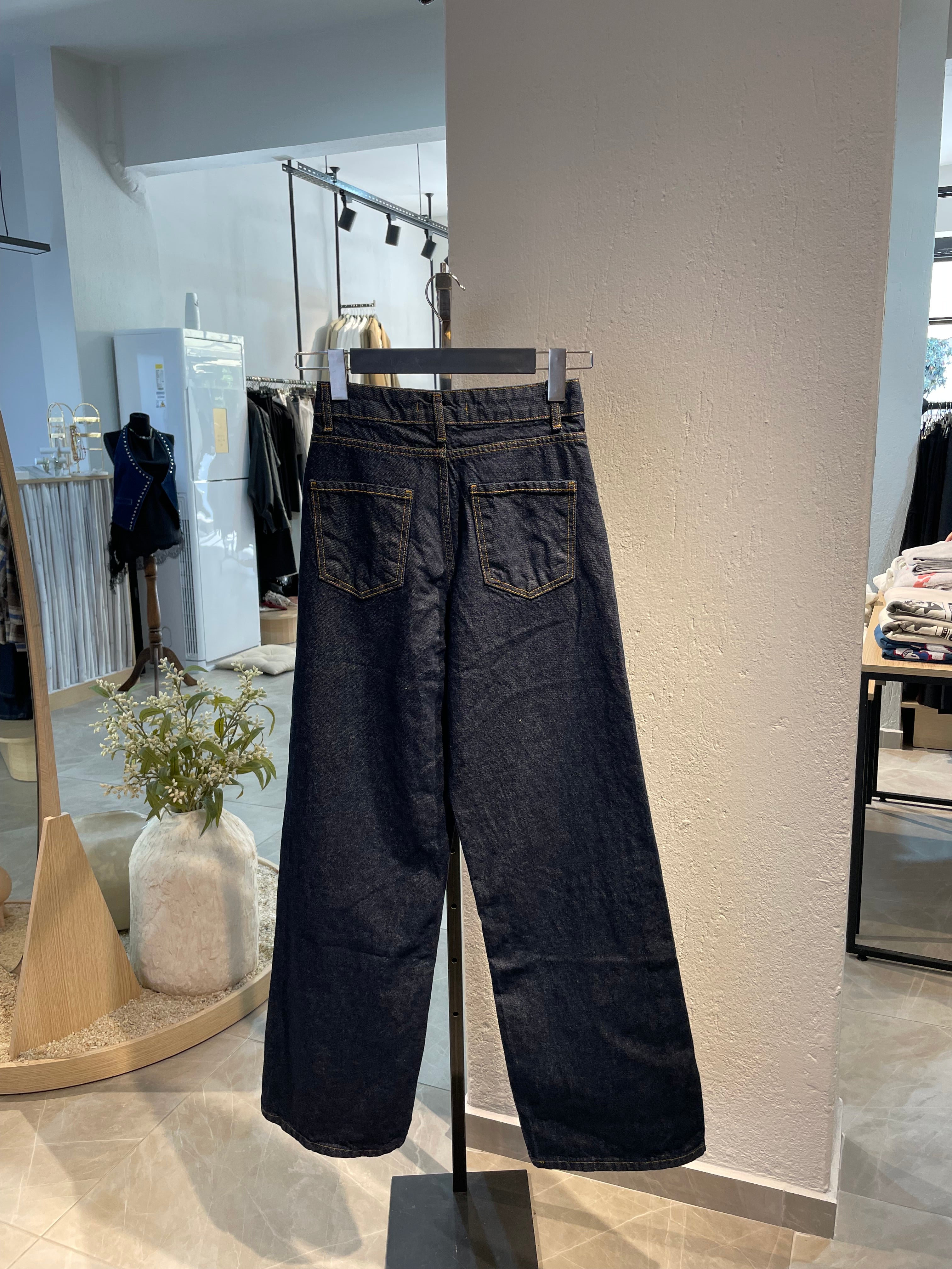 Bol Kesim Koyu Lacivert Kot Pantolon