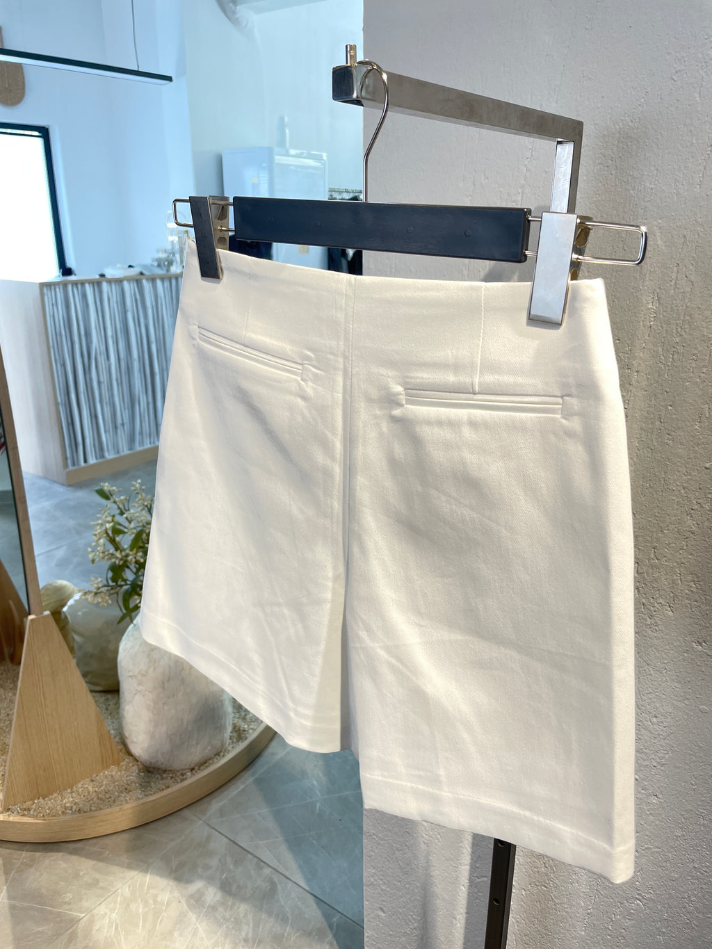 Cep Ve Yırtmaç Detaylı Şort Etek