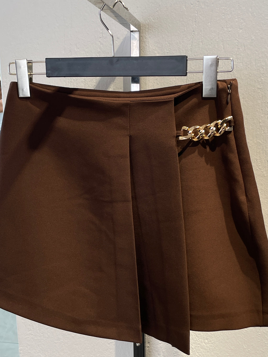 Zincir Detaylı Şort Etek