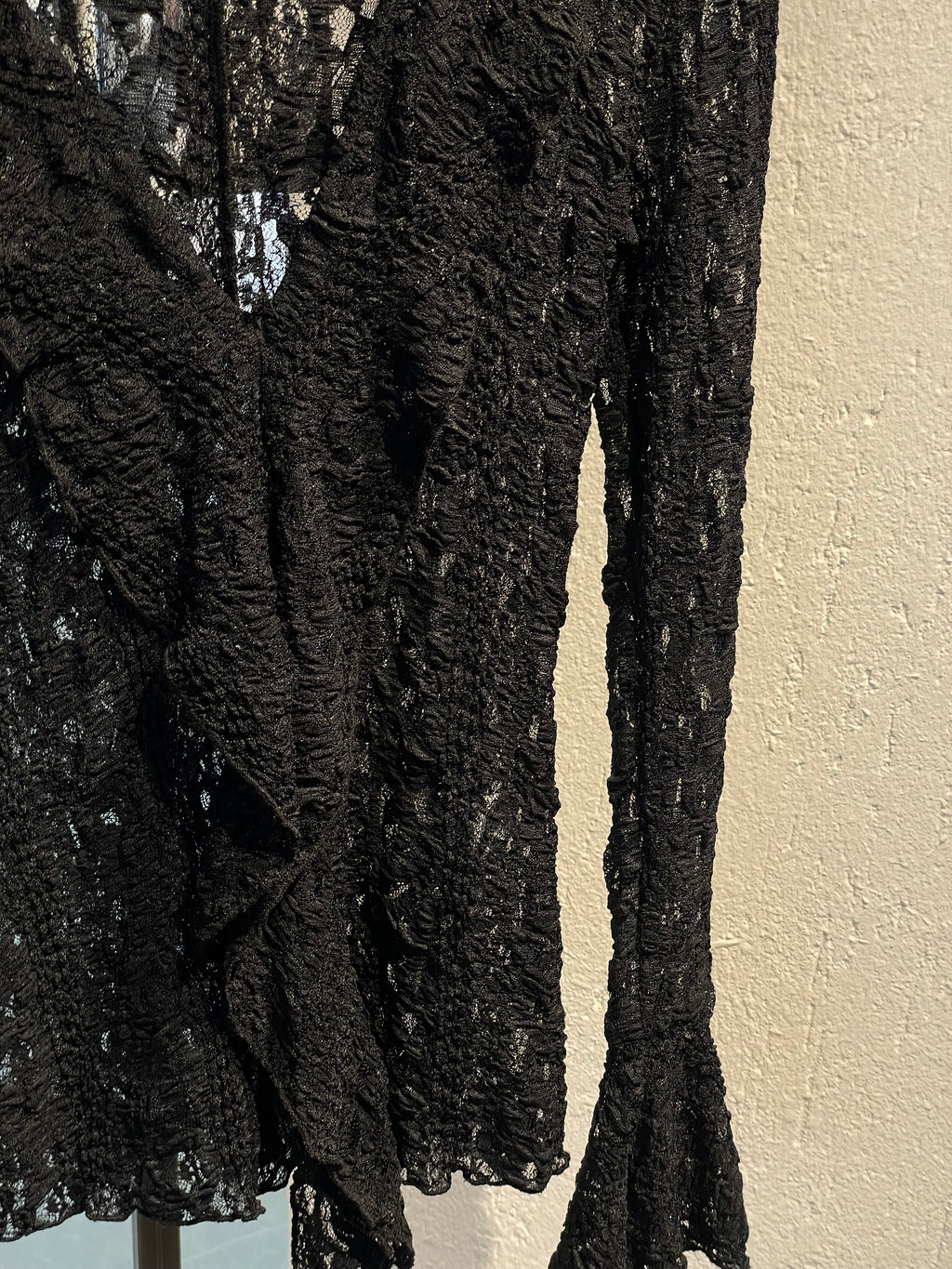 Volan Detaylı Dantel Bluz