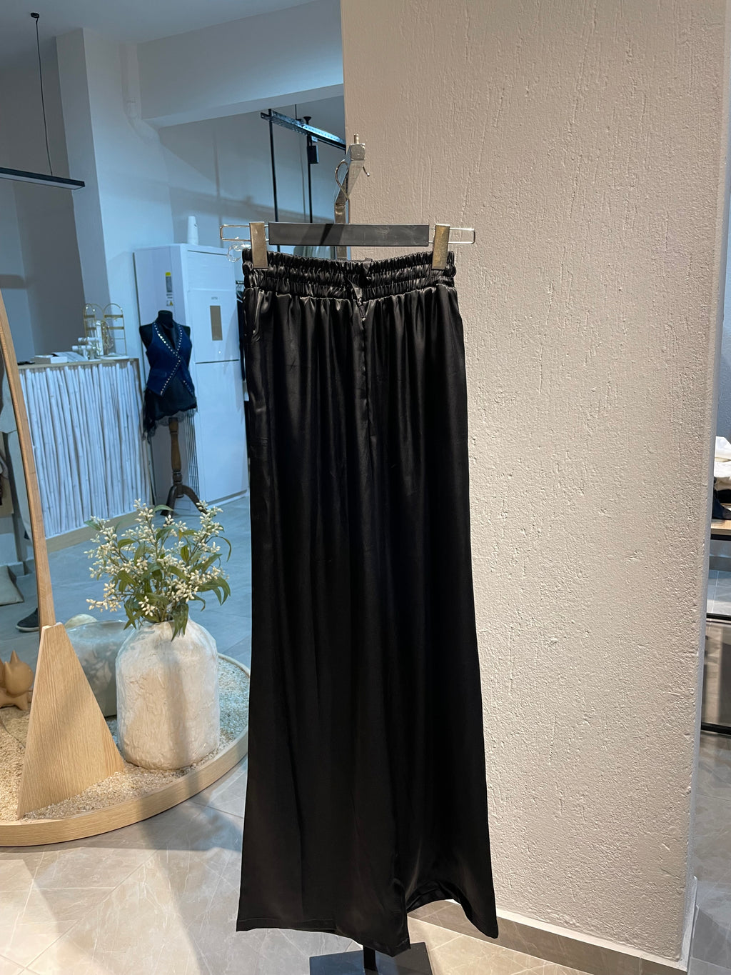 Siyah Saten Bol Paça Pantolon