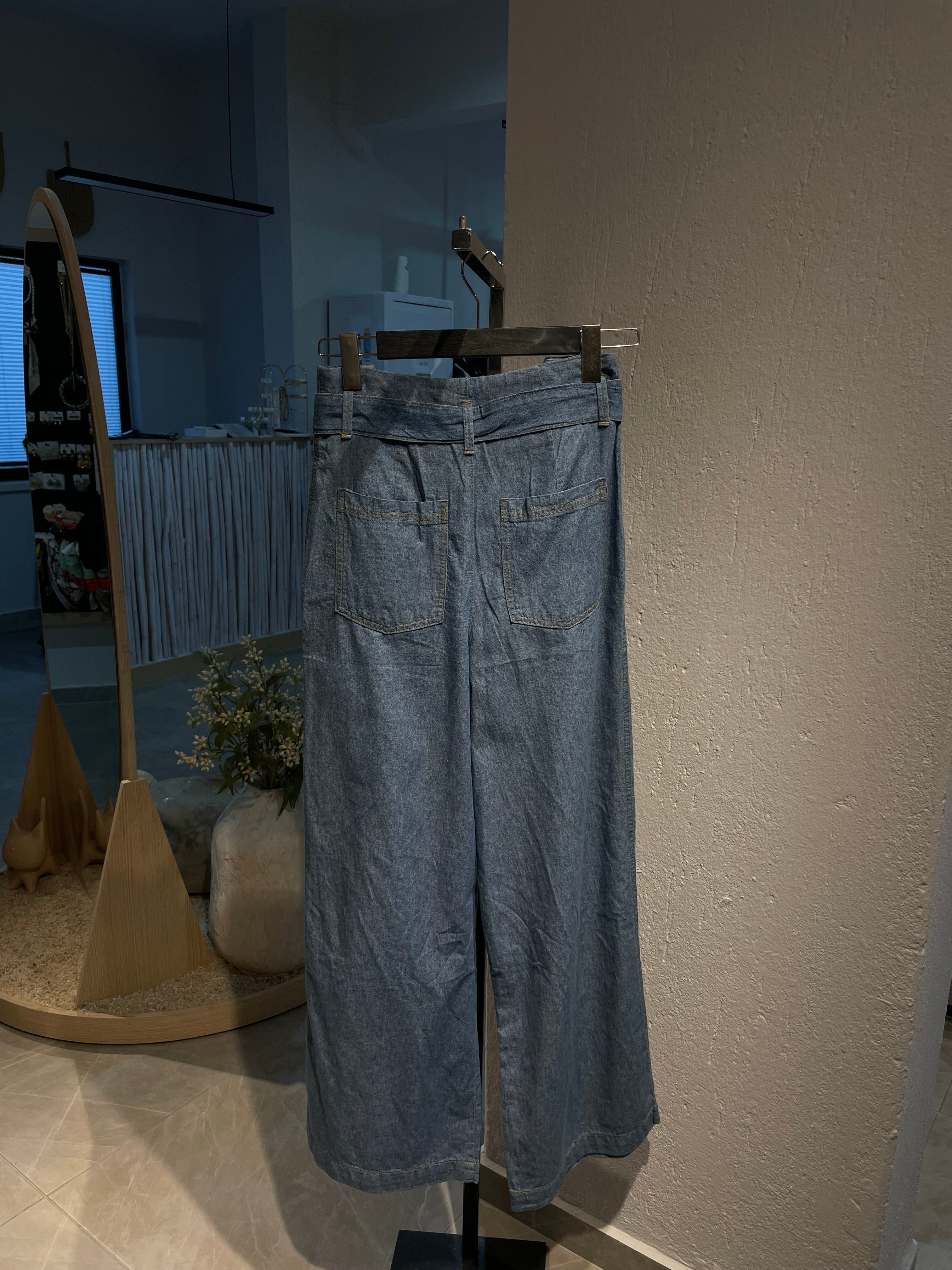 Belden Bağlamalı Bol Paça Jean