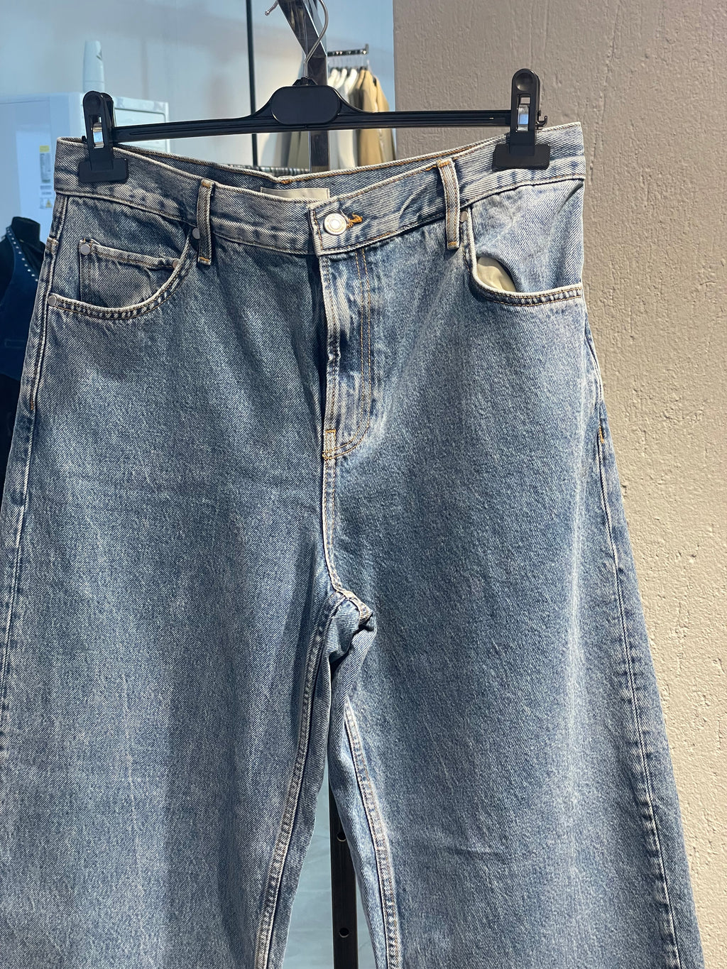 Marka Paça Detaylı Jean