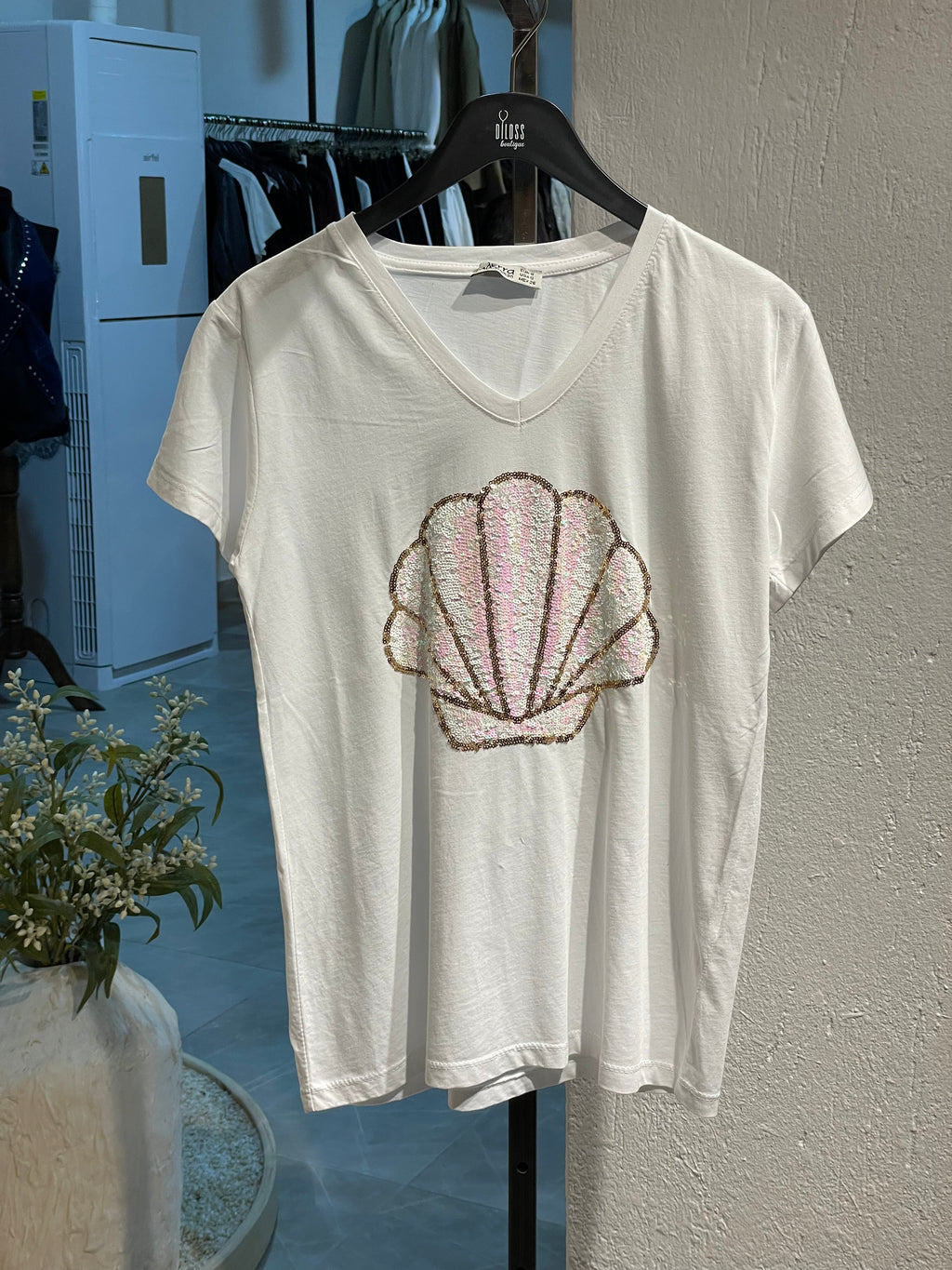 İşlemeli Deniz Kabuğu Detaylı Beyaz T-Shirt