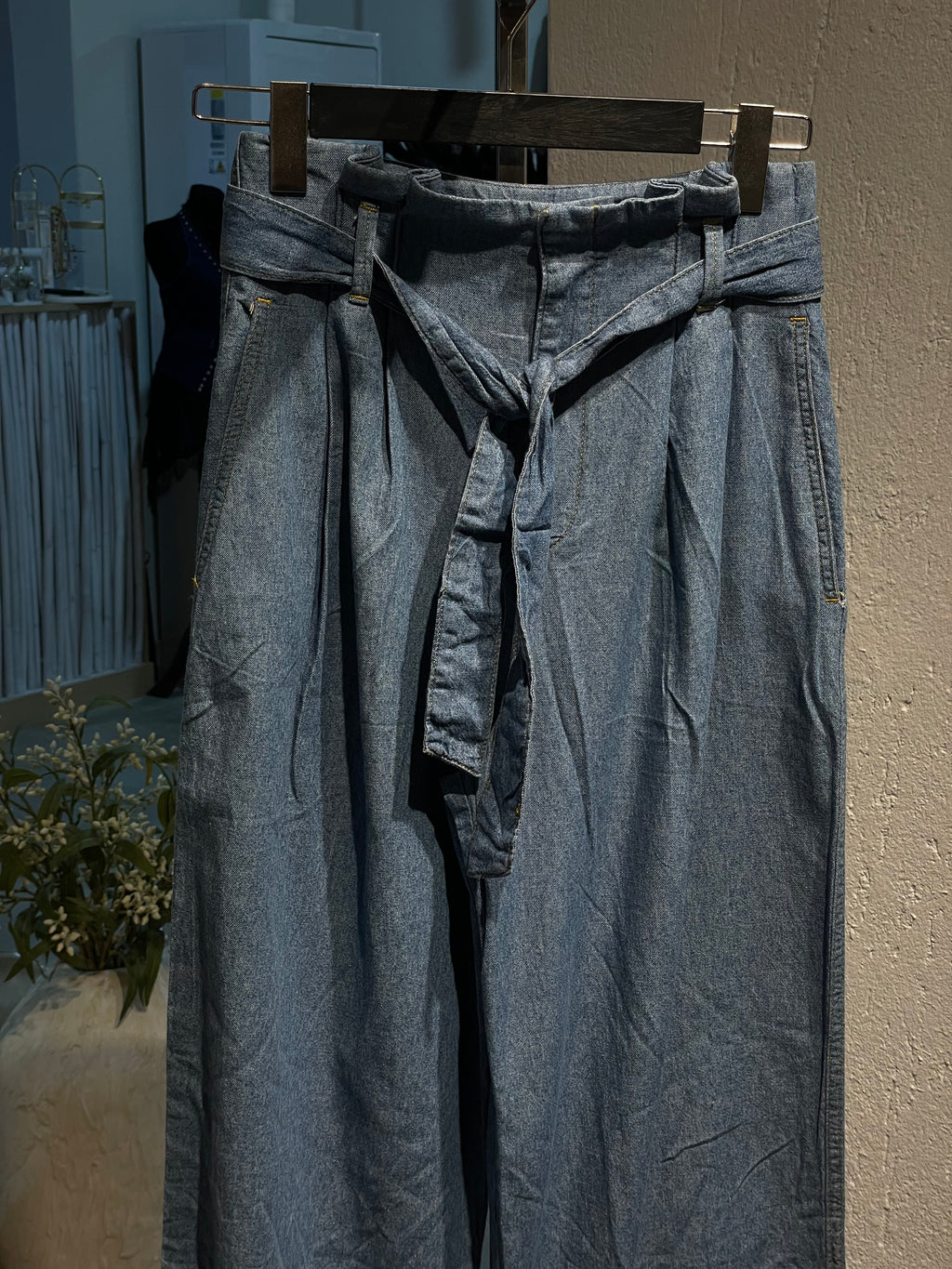 Belden Bağlamalı Bol Paça Jean