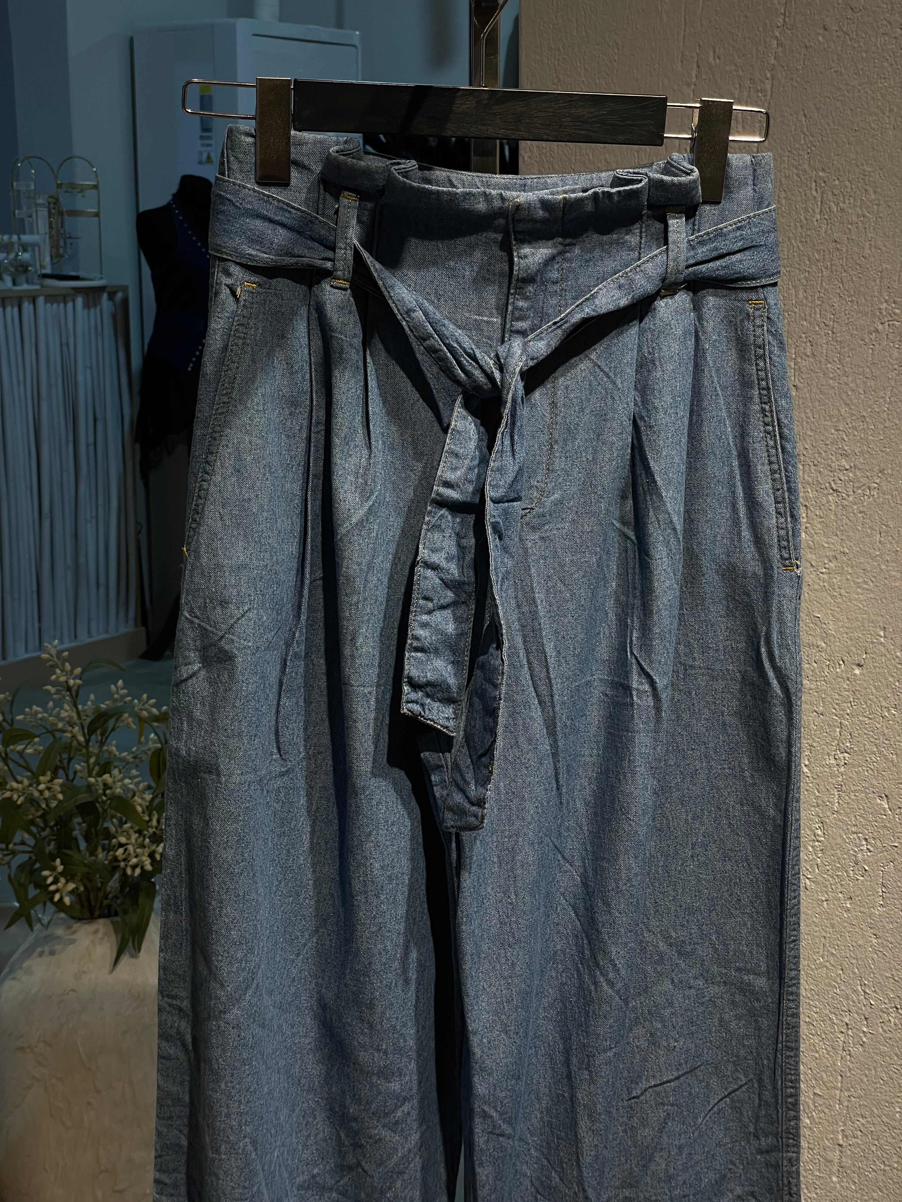 Belden Bağlamalı Bol Paça Jean