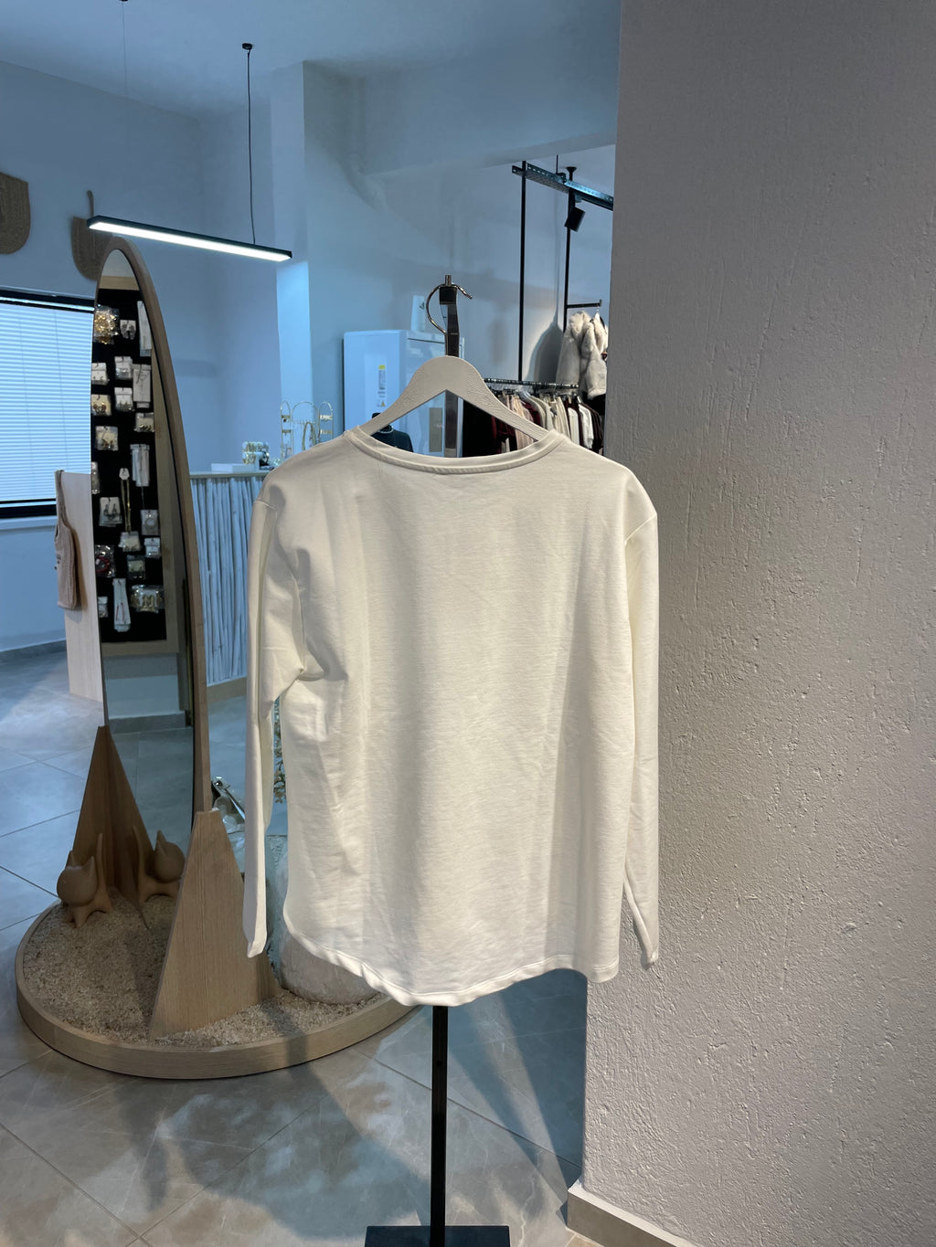 Uzun Kollu Yumuşak Ön Detaylı Üst