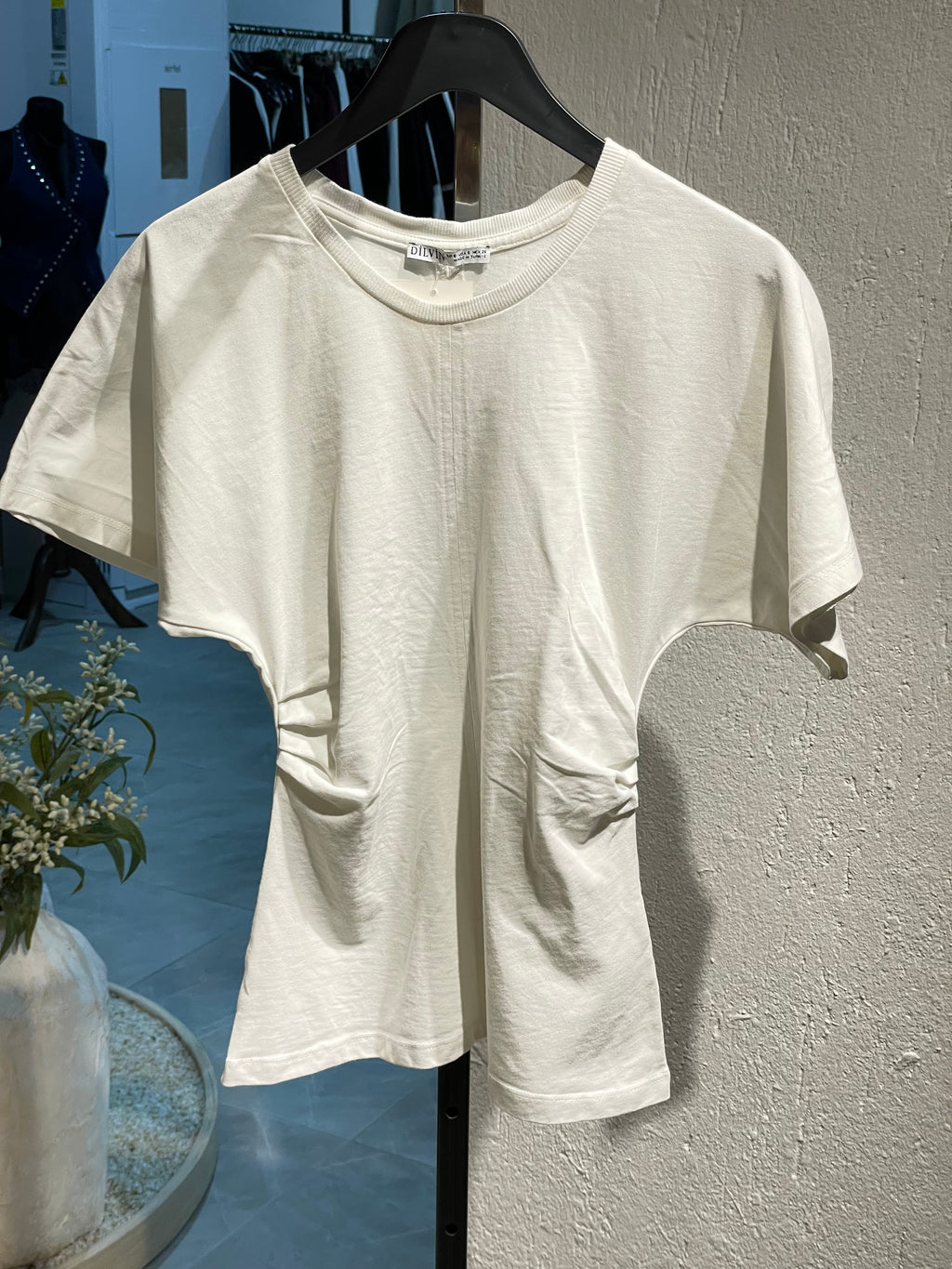 Dilvin Belden Oturtmalı Beyaz Üst