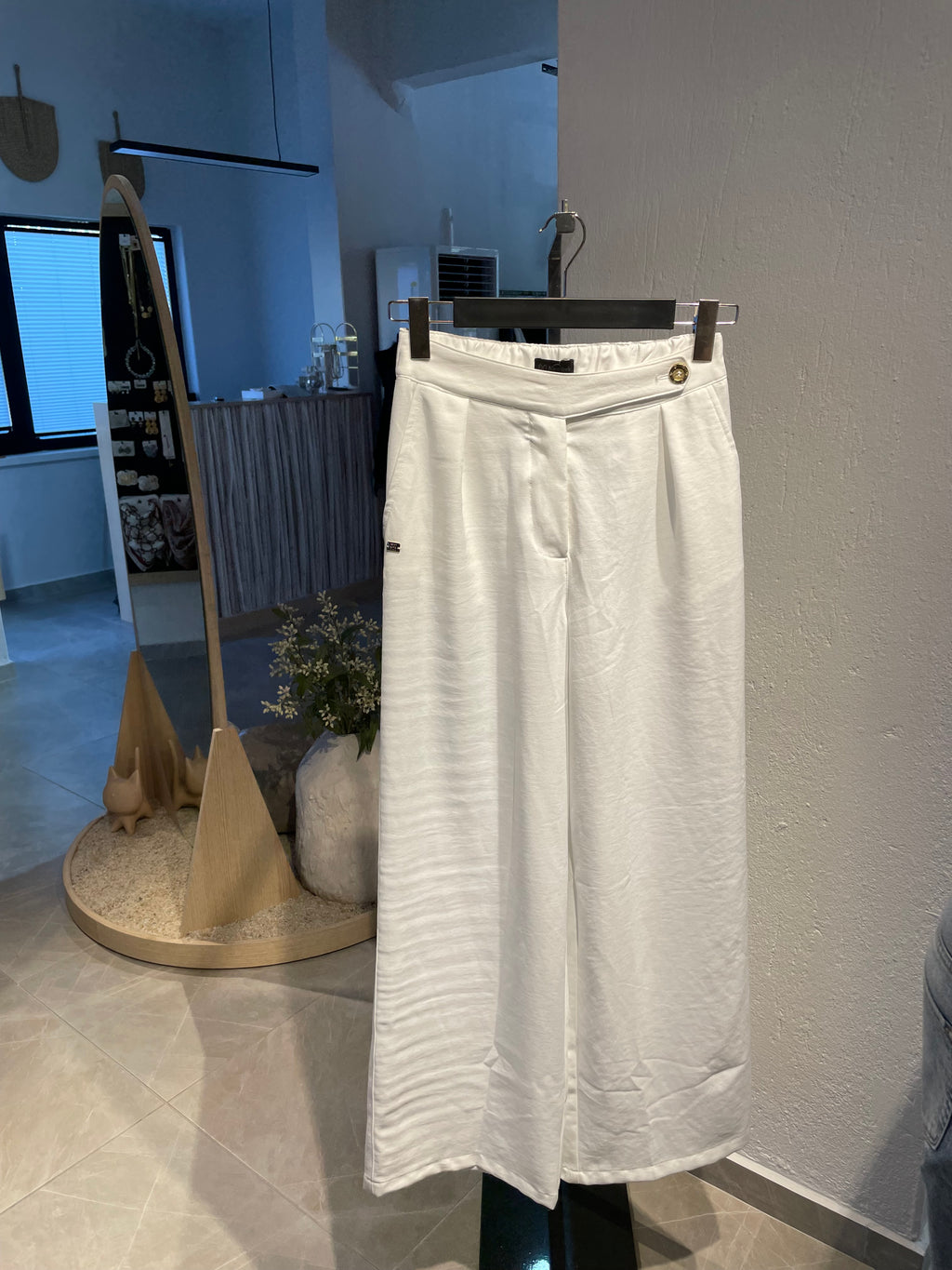 Keten Gold Düğmeli Beyaz Pantolon